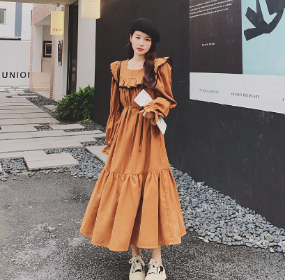 2023法式方领木耳边长袖连衣裙女春款别致独特收腰显瘦中长裙